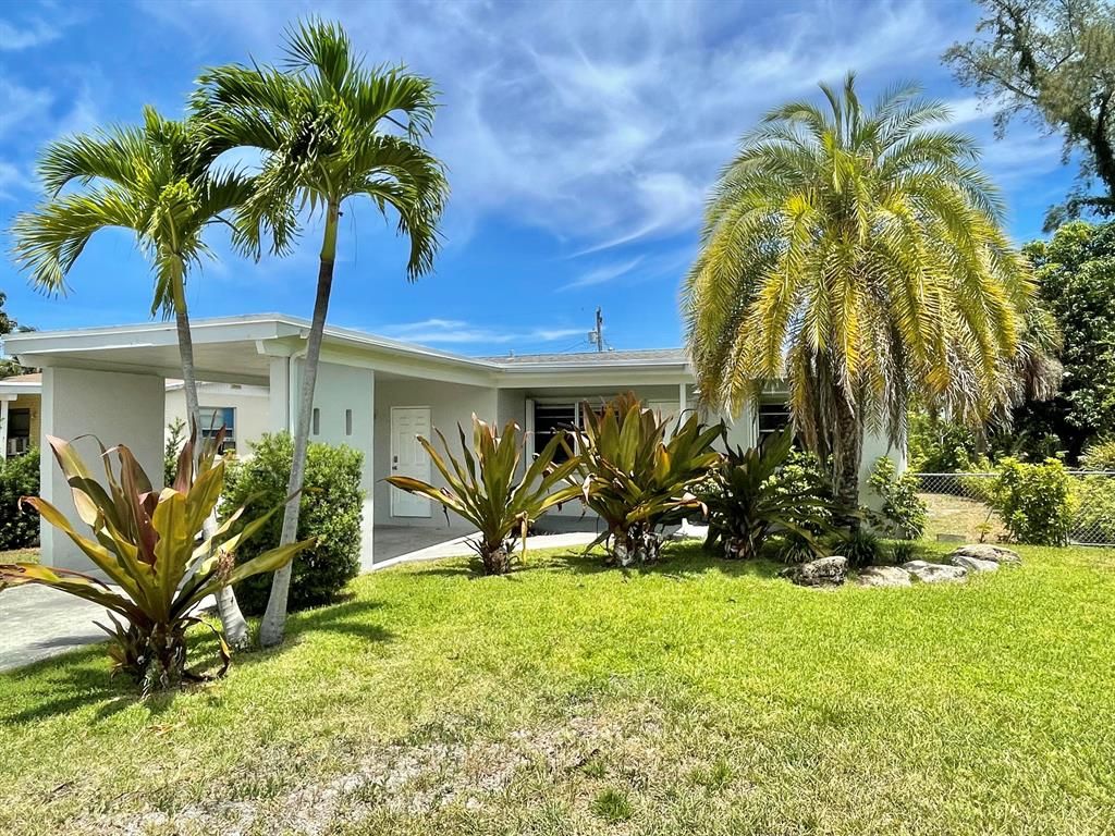 Photo of 133 SW 8th Avenue, Delray Beach, FL 33444 (MLS # R10823303)