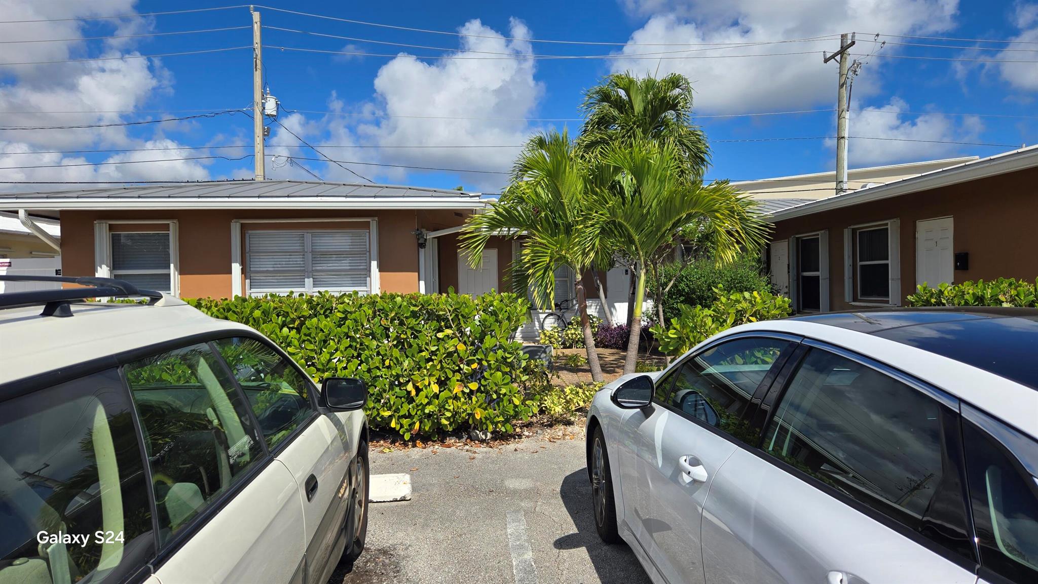 CORAL KEY VILLAS 5TH SEC - Residential Lease