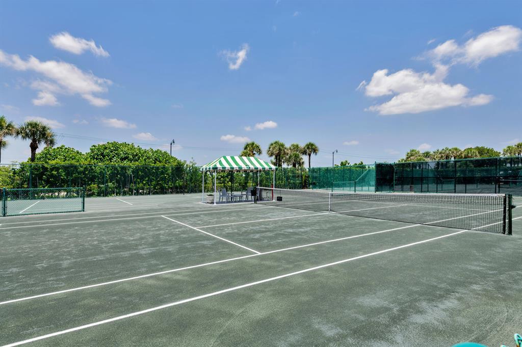 TWO THOUSAND CONDO - Residential