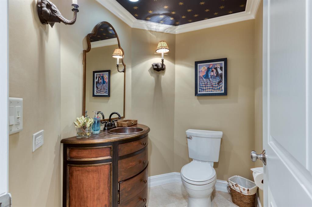 TWO THOUSAND CONDO - Residential