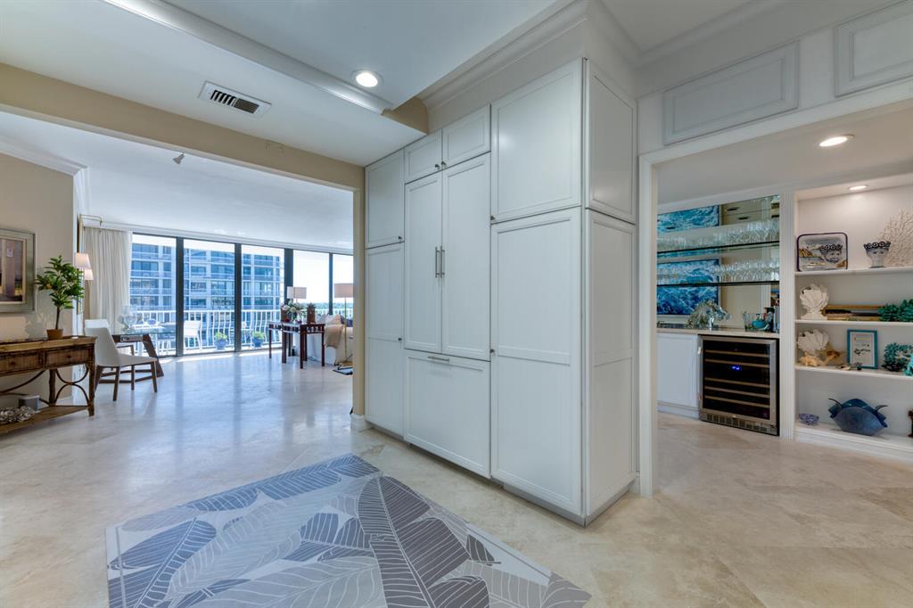 TWO THOUSAND CONDO - Residential