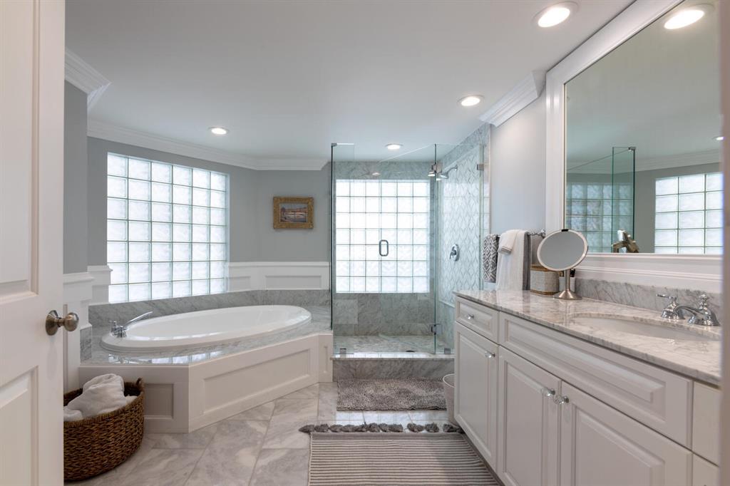 TWO THOUSAND CONDO - Residential