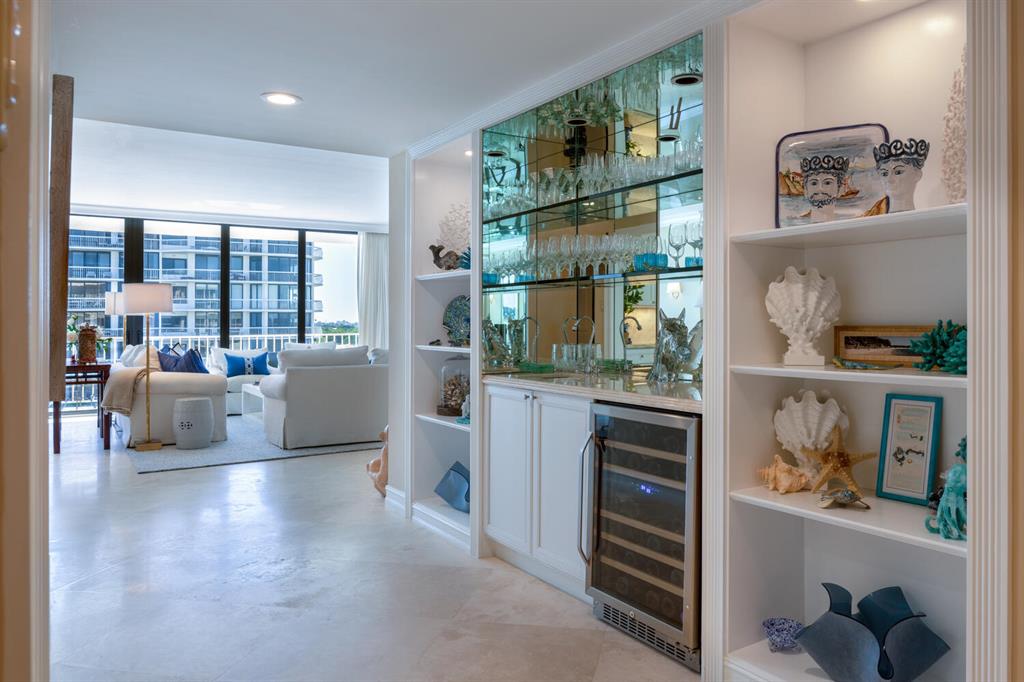 TWO THOUSAND CONDO - Residential