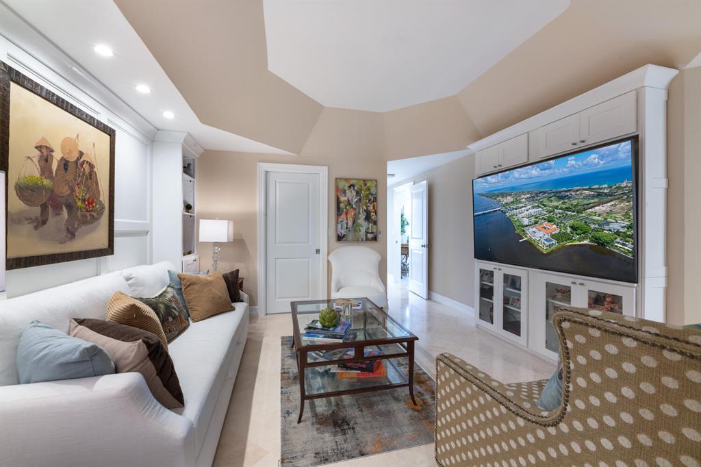 TWO THOUSAND CONDO - Residential