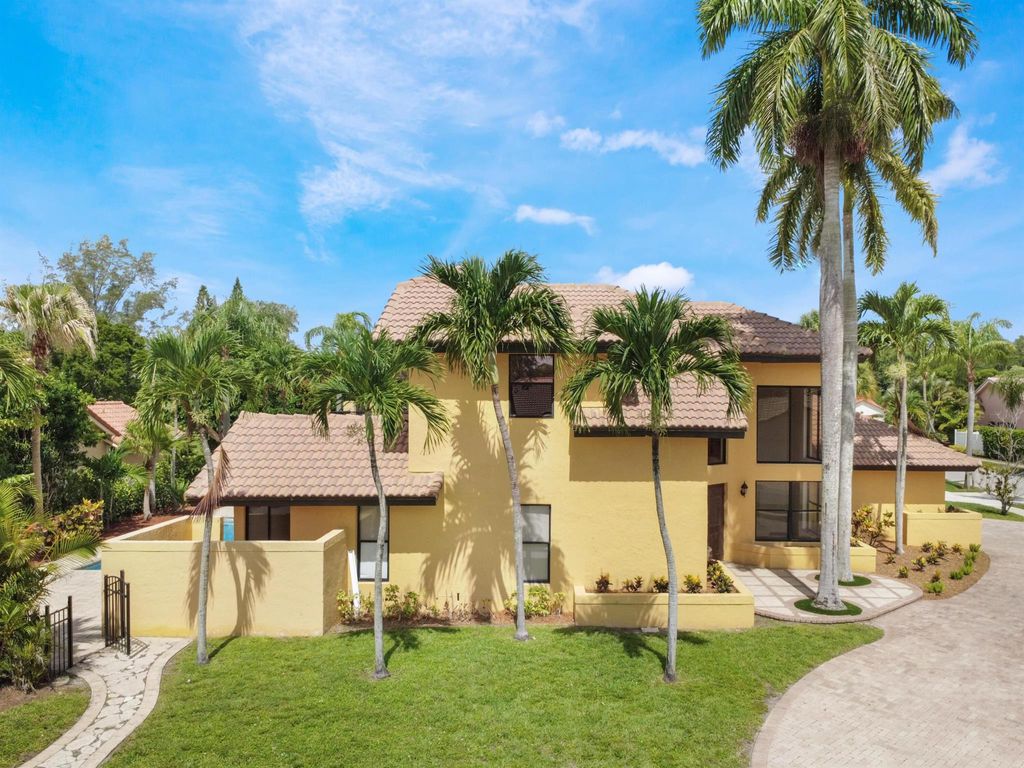 Photo of 21130 White Oak Avenue, Boca Raton, FL 33428 (MLS # R11100826)