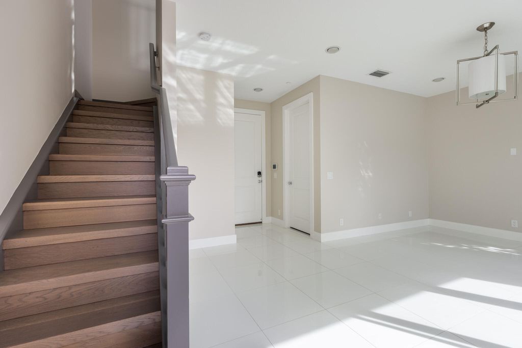 Photo of 7073 Edison Place, Palm Beach Gardens, FL 33418 (MLS # R10949972)