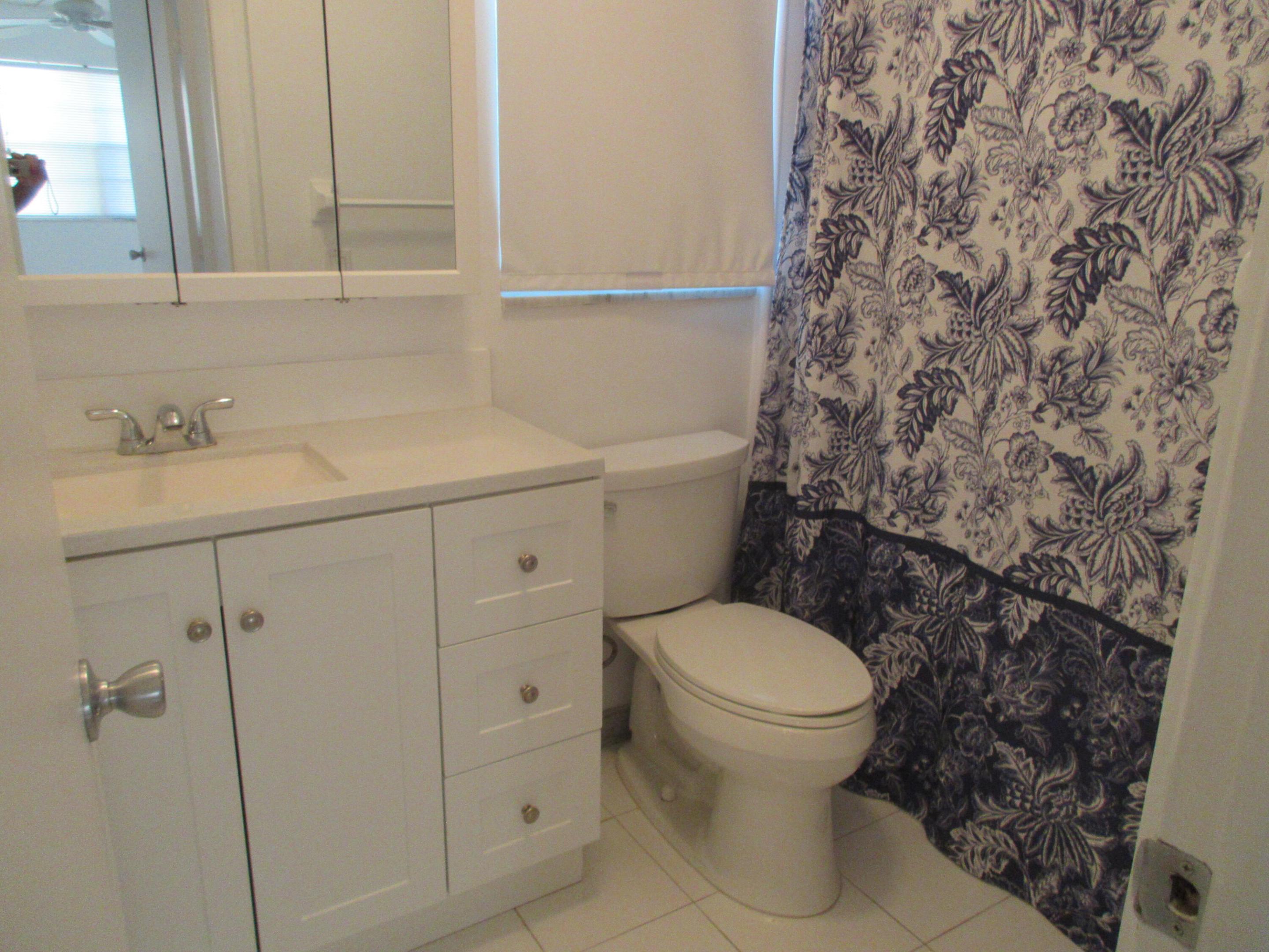 View photos, virtual tours, details... 1115 LAKE Terrace 107