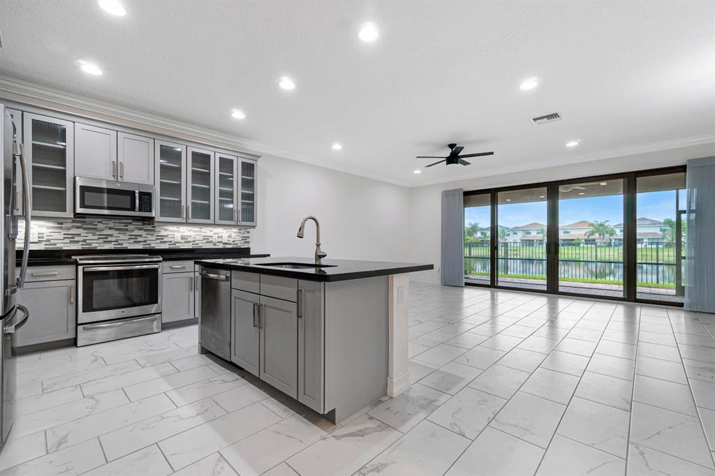 ATLANTIC COMMONS PL 5 - Residential