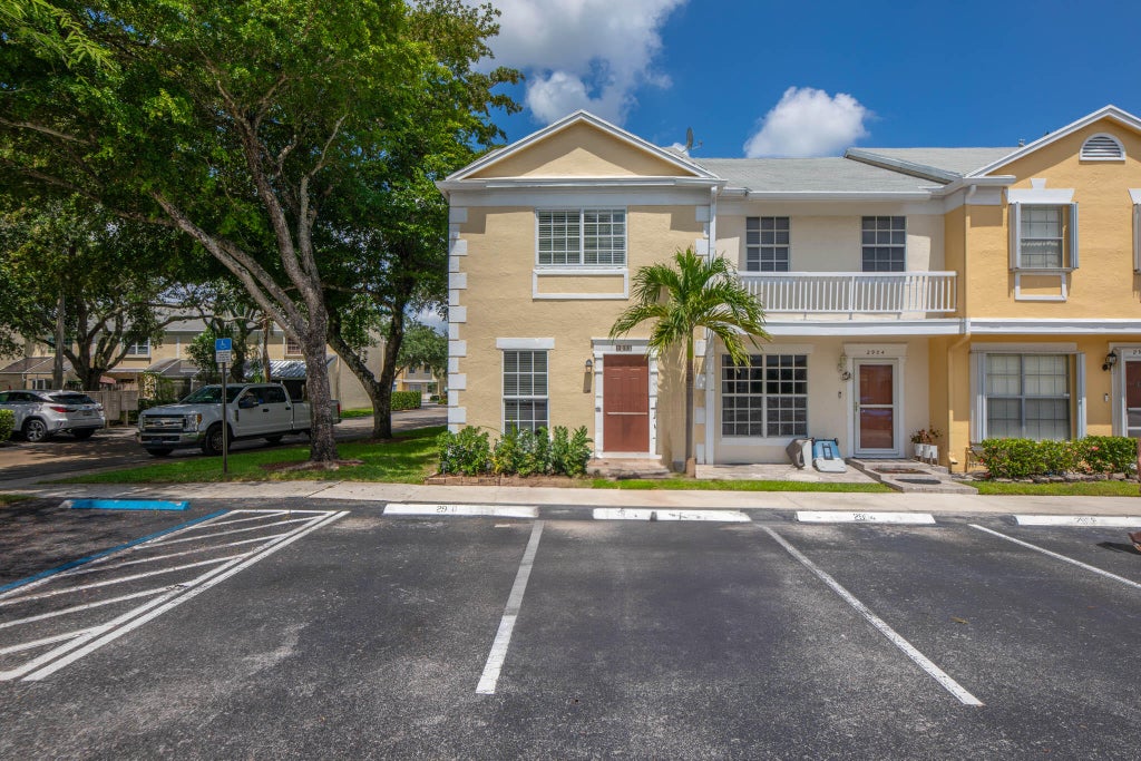 Photo of 2900 Dorchester Lane #2900, Cooper City, FL 33026 (MLS # B26045085)