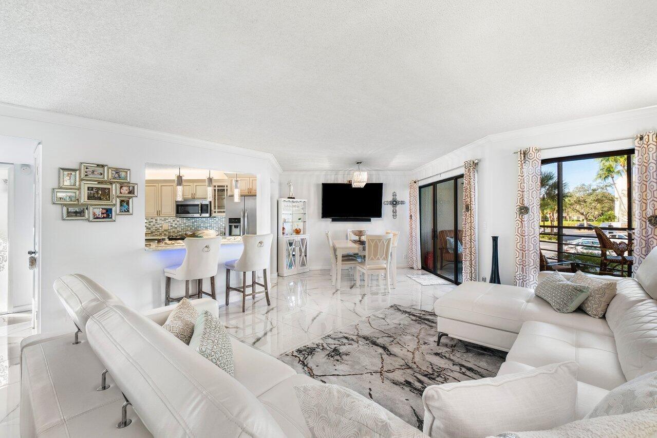 5850 Camino Del Sol 201