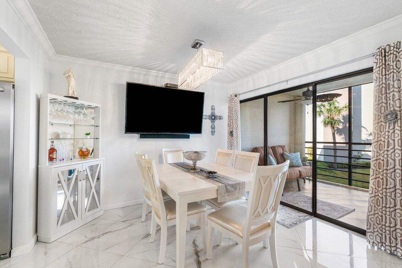 5850 Camino Del Sol 201