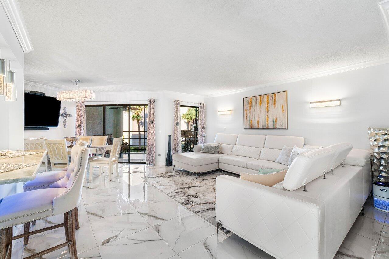 5850 Camino Del Sol 201