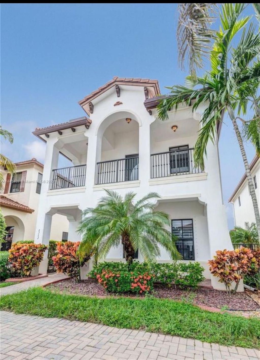 Photo of 8362 NW 39th Court, Pembroke Pines, FL 33024 (MLS # F10546344)