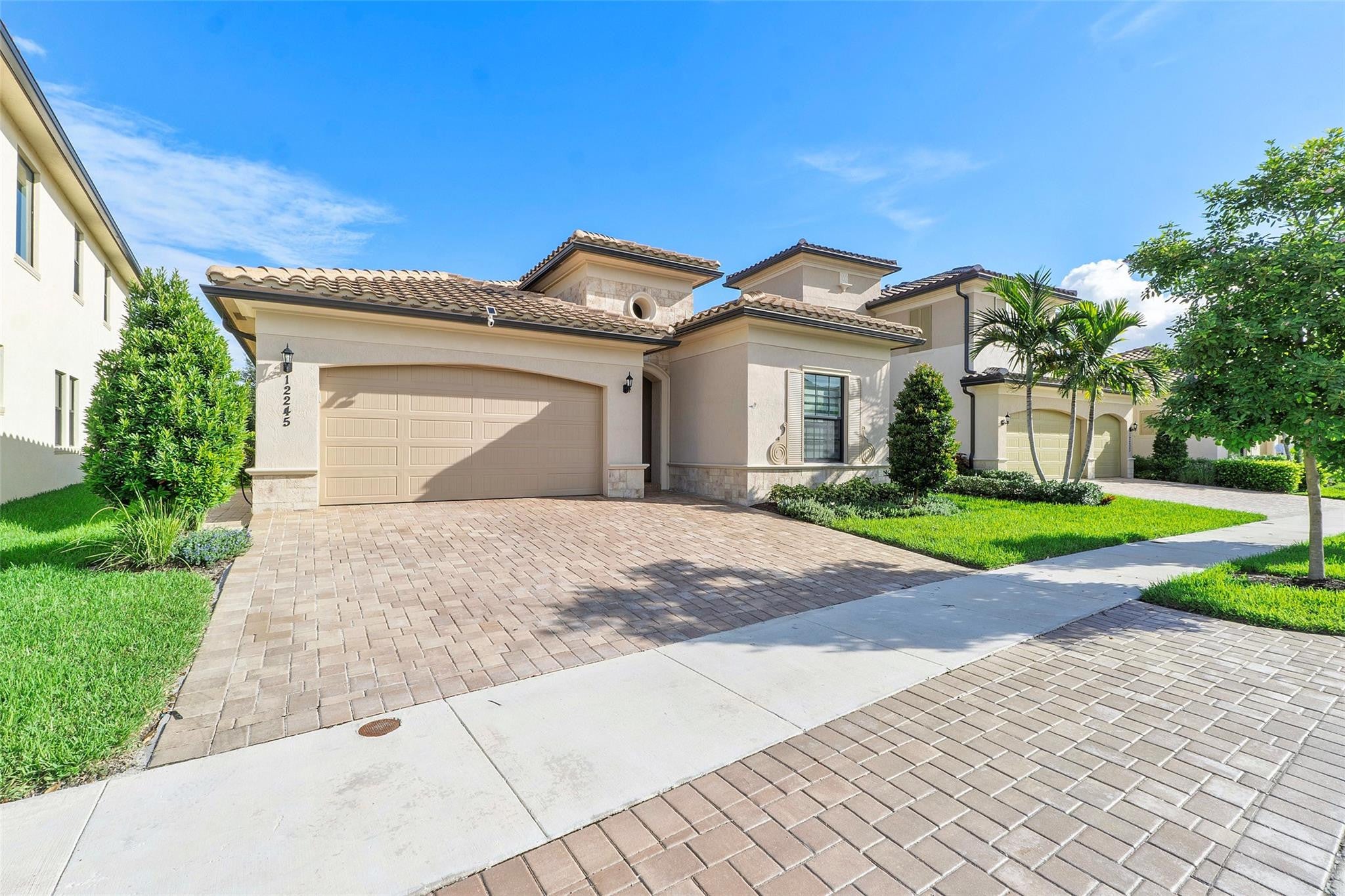 12245 N Baypoint Circle