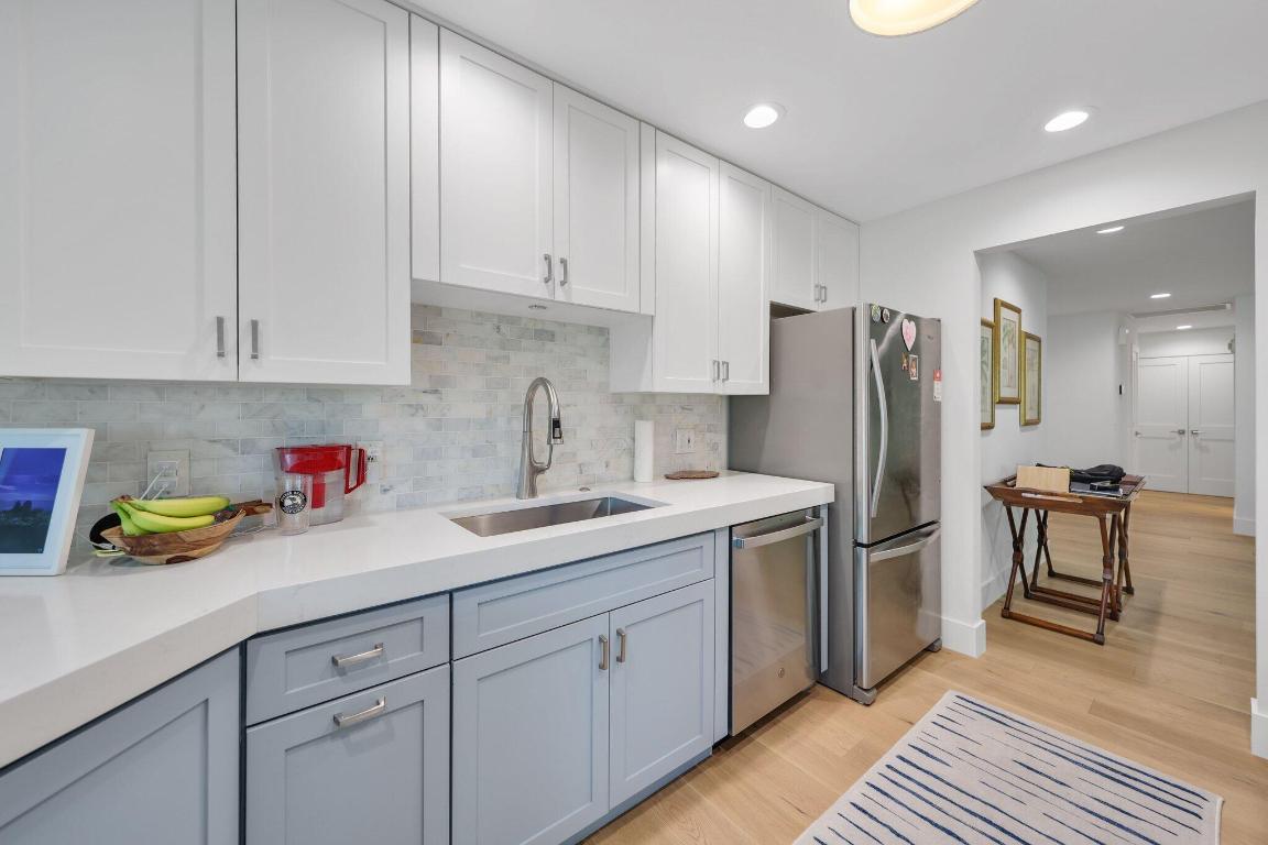 GREENS CAY OF JONATHANS LANDING - Residential