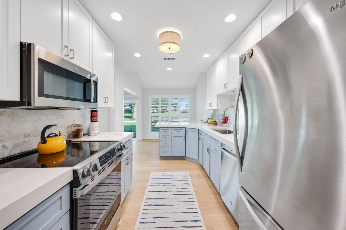 GREENS CAY OF JONATHANS LANDING - Residential