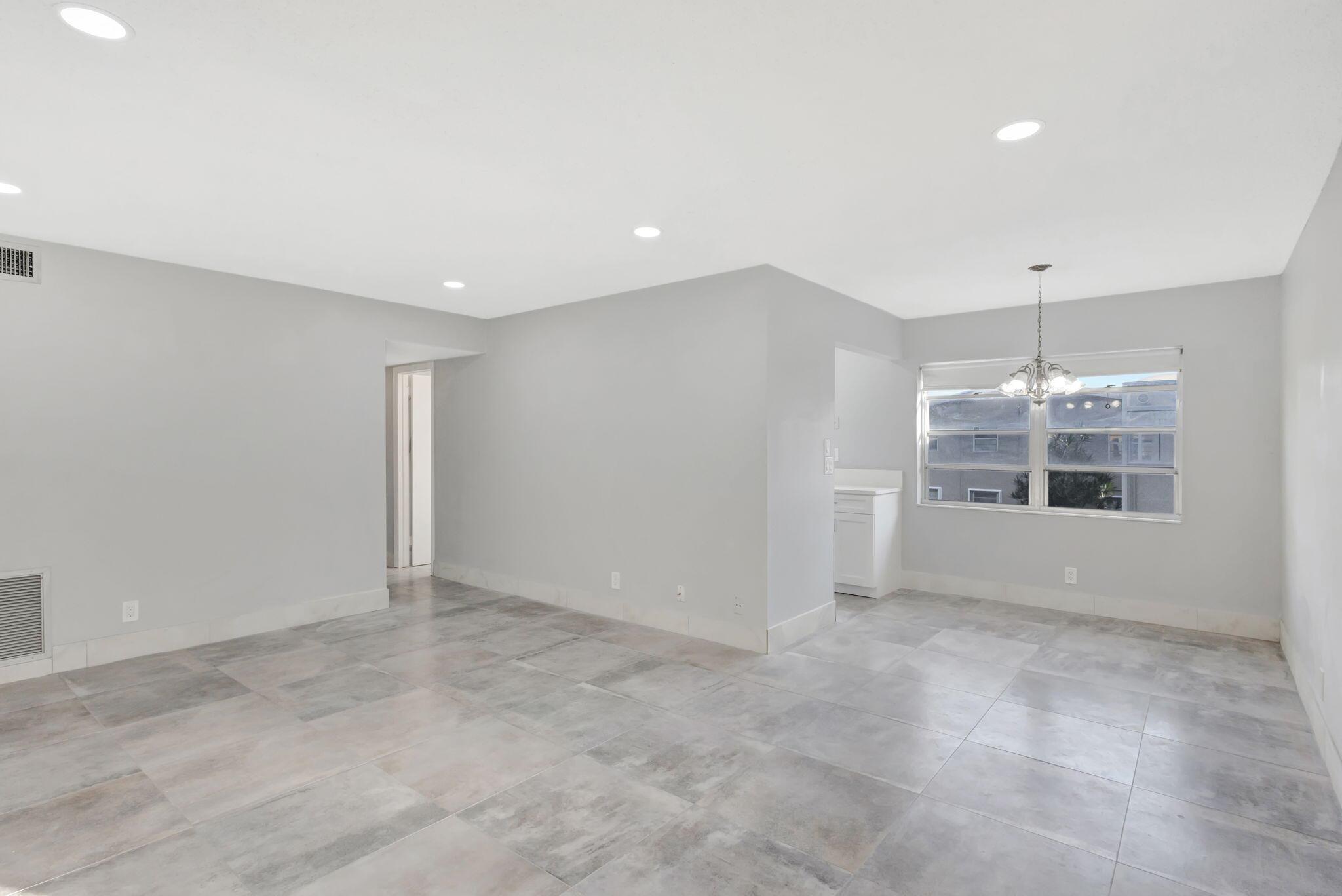 CENTURY VILLAGE--BEDFORD - Residential