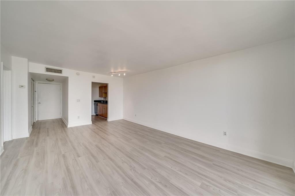 Vecino Del Mar - Residential