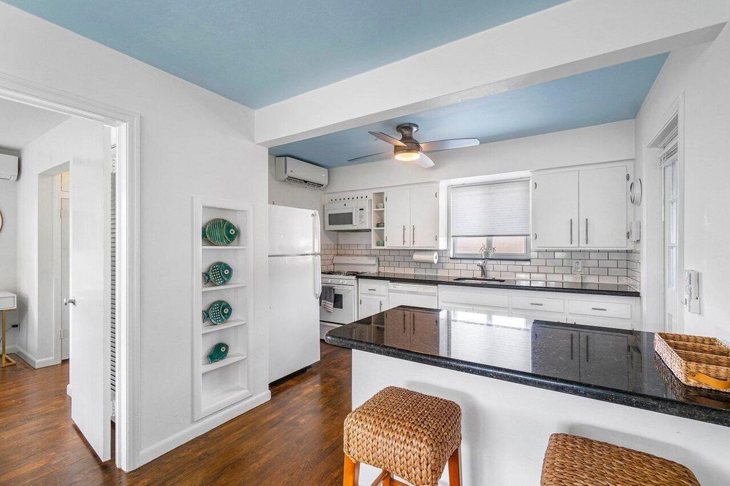 Photo of 412 NE 7th Avenue #B, Delray Beach, FL 33483 (MLS # R11068861)