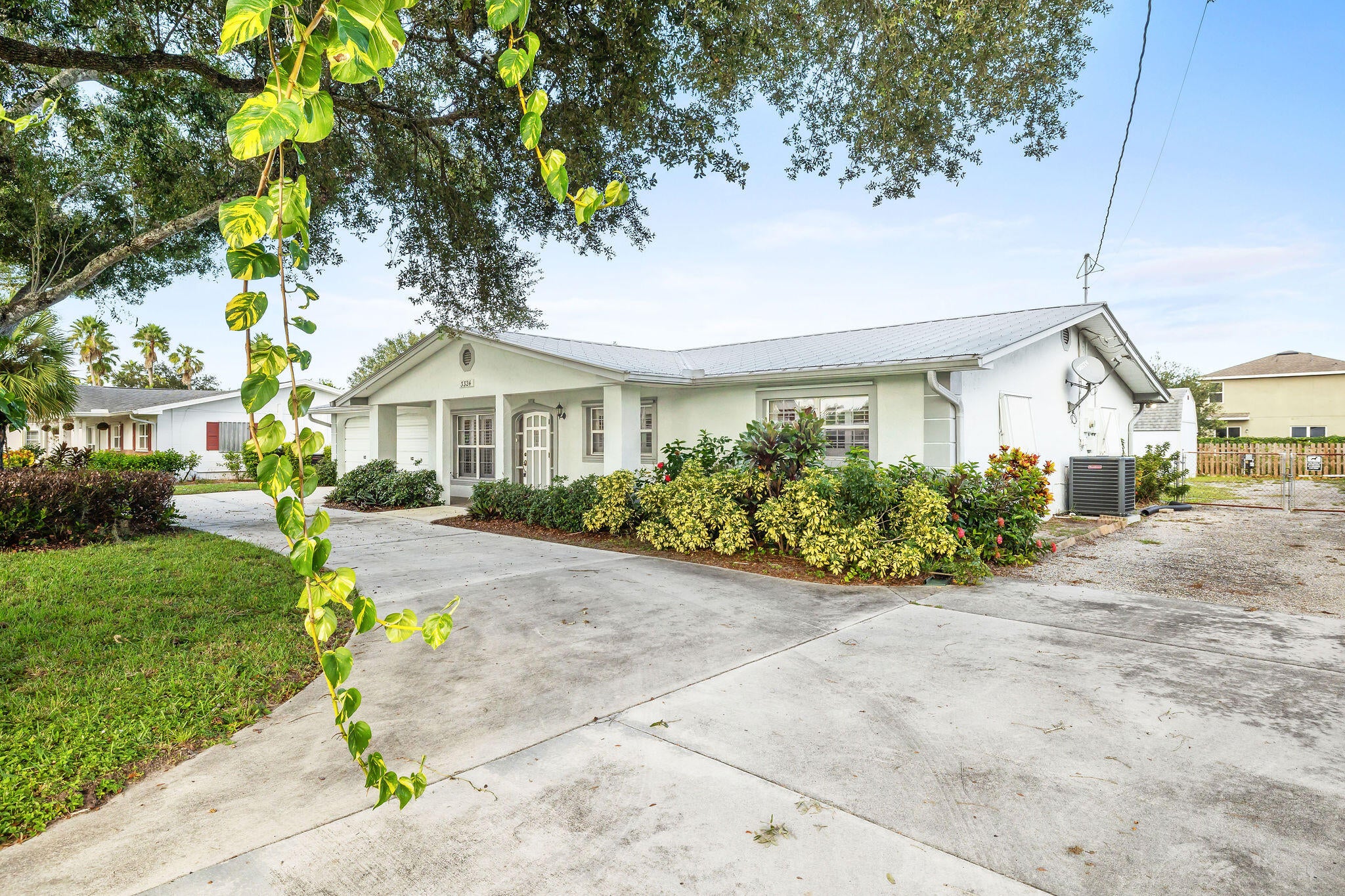 3324 Sunrise Boulevard