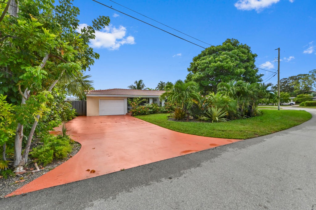 Photo of 1513 NE 28th Drive, Wilton Manors, FL 33334 (MLS # B26071947)