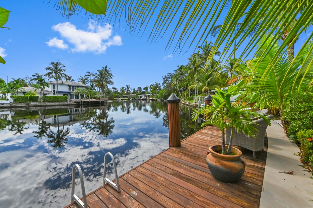 Photo of 1513 NE 28th Drive, Wilton Manors, FL 33334 (MLS # B26071947)