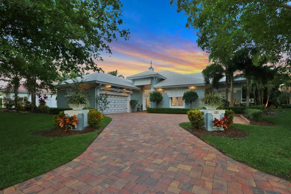 Photo of 26 Cayman Place, Palm Beach Gardens, FL 33418 (MLS # R10713783)