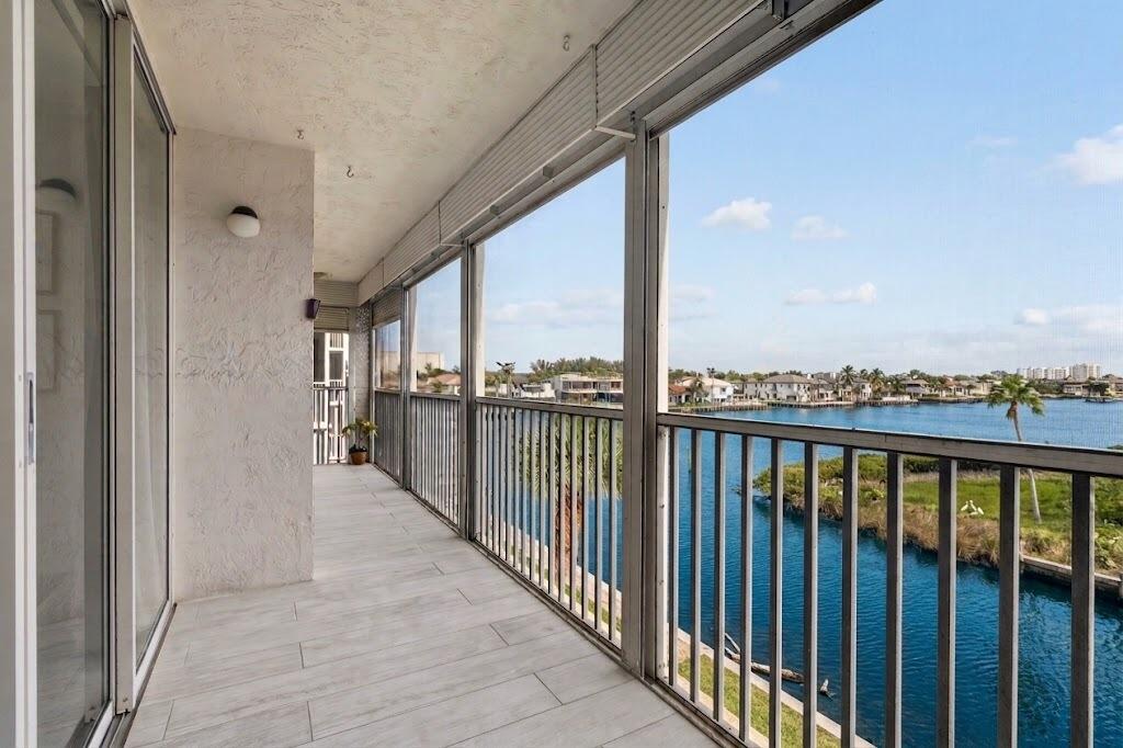Properties | Stephanie Kaufman 1 Harbourside Drive 3403
