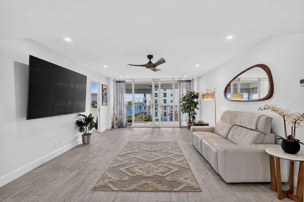 Properties | Stephanie Kaufman 1 Harbourside Drive 3403