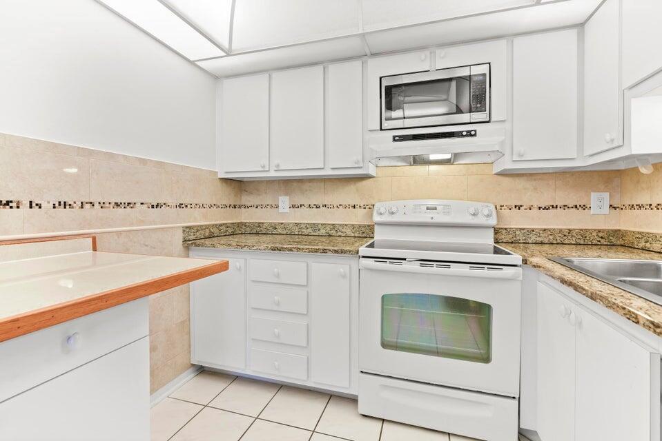 LAURELS AT MARGATE CONDO - Residential Lease
