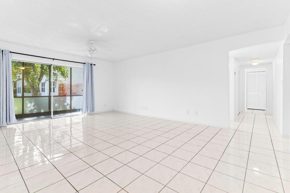 LAURELS AT MARGATE CONDO - Residential Lease