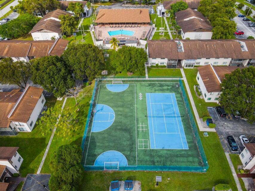 LAURELS AT MARGATE CONDO - Residential Lease
