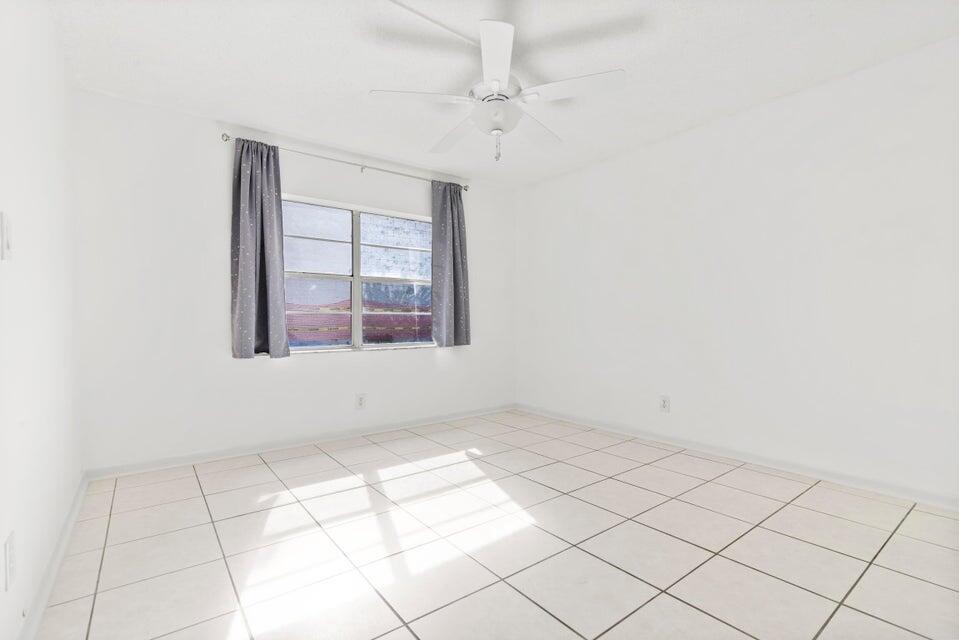 LAURELS AT MARGATE CONDO - Residential Lease