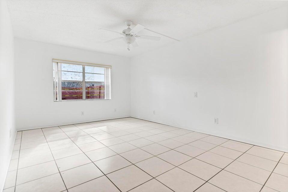 LAURELS AT MARGATE CONDO - Residential Lease
