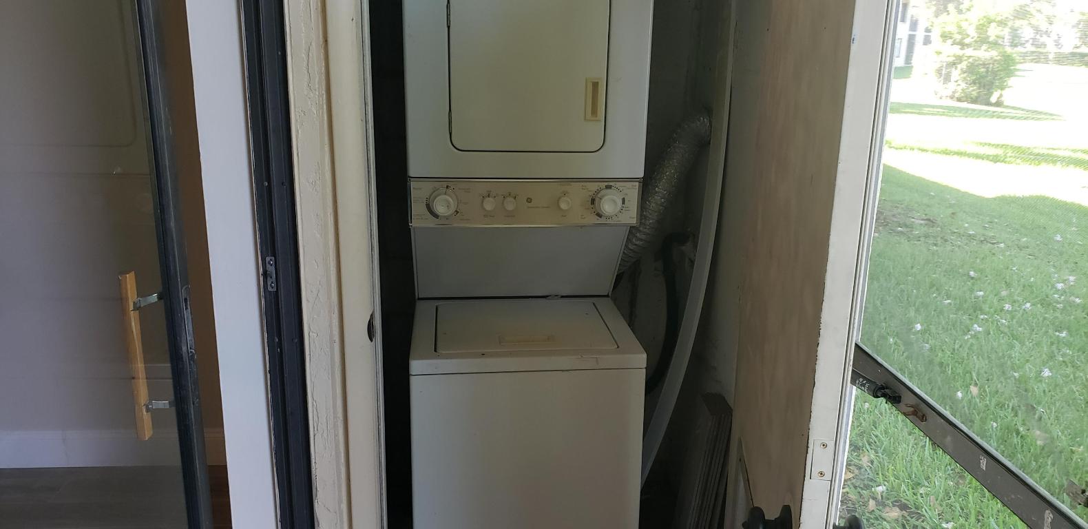 KENSINGTON WALK - Residential Lease