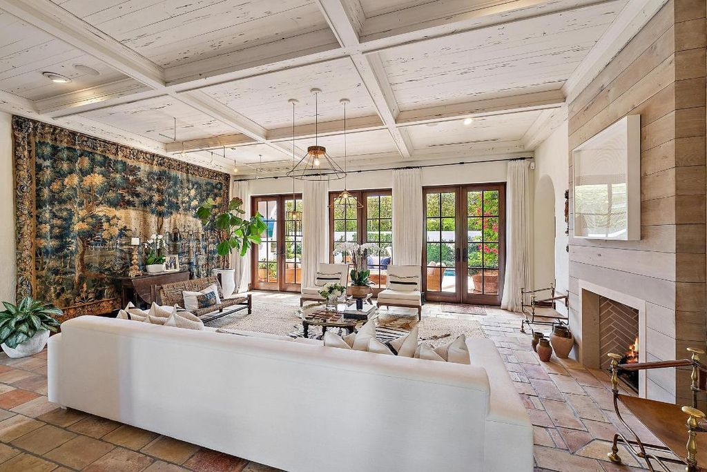 Photo of 234 Ridgeview Drive, Palm Beach, FL 33480 (MLS # R11139949)