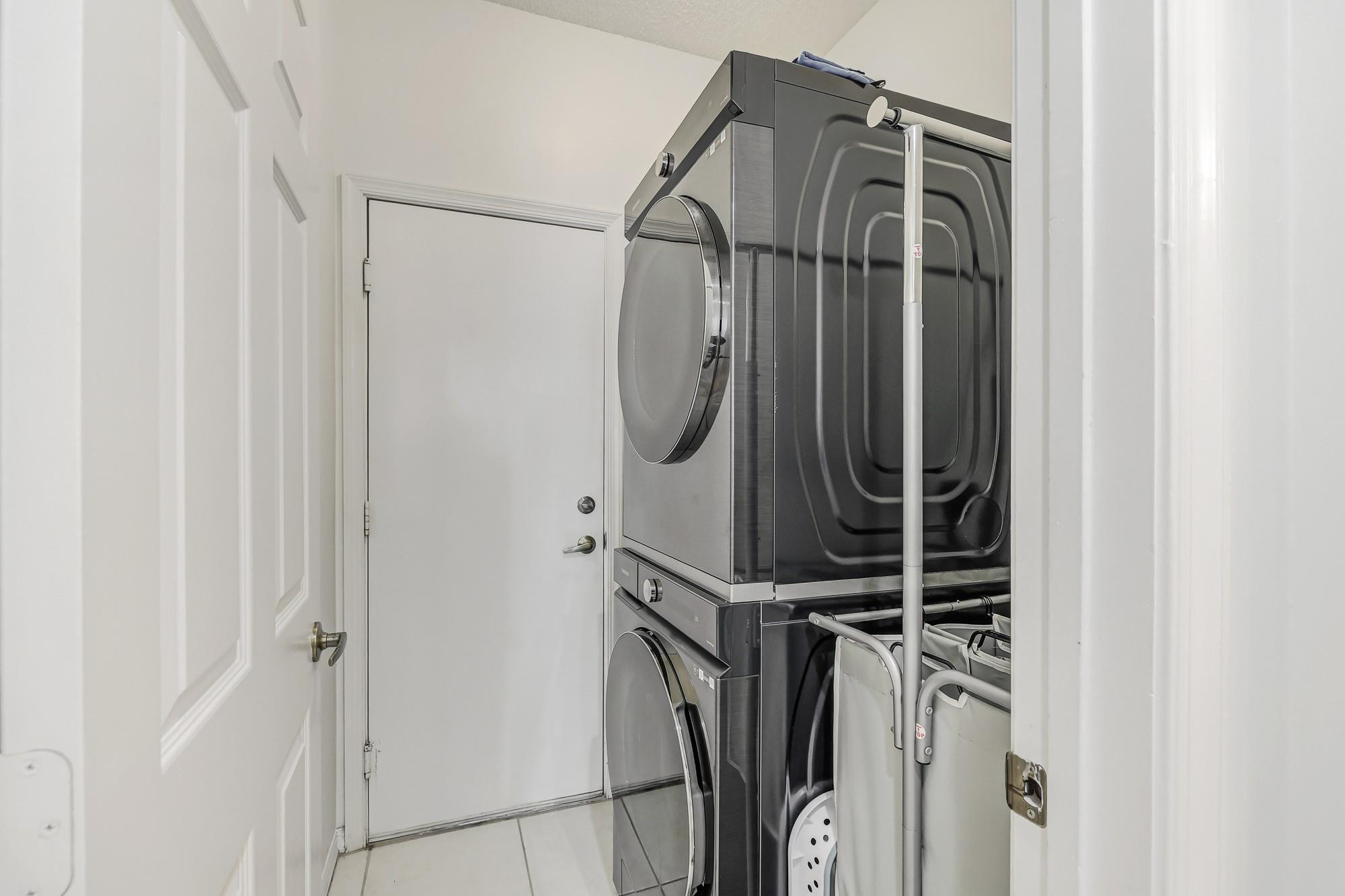 Coco Lakes 155-25 B - Residential