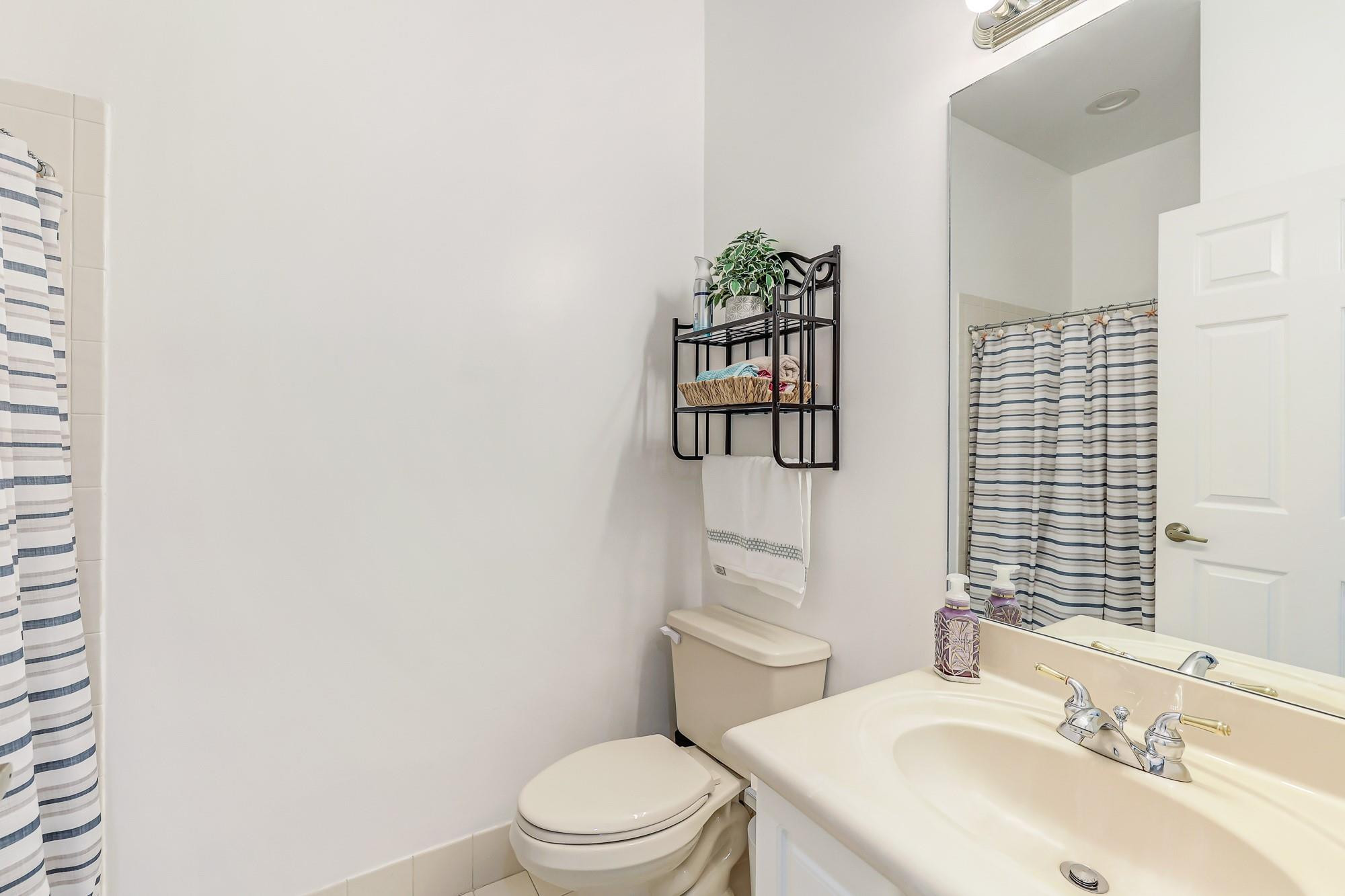 Coco Lakes 155-25 B - Residential