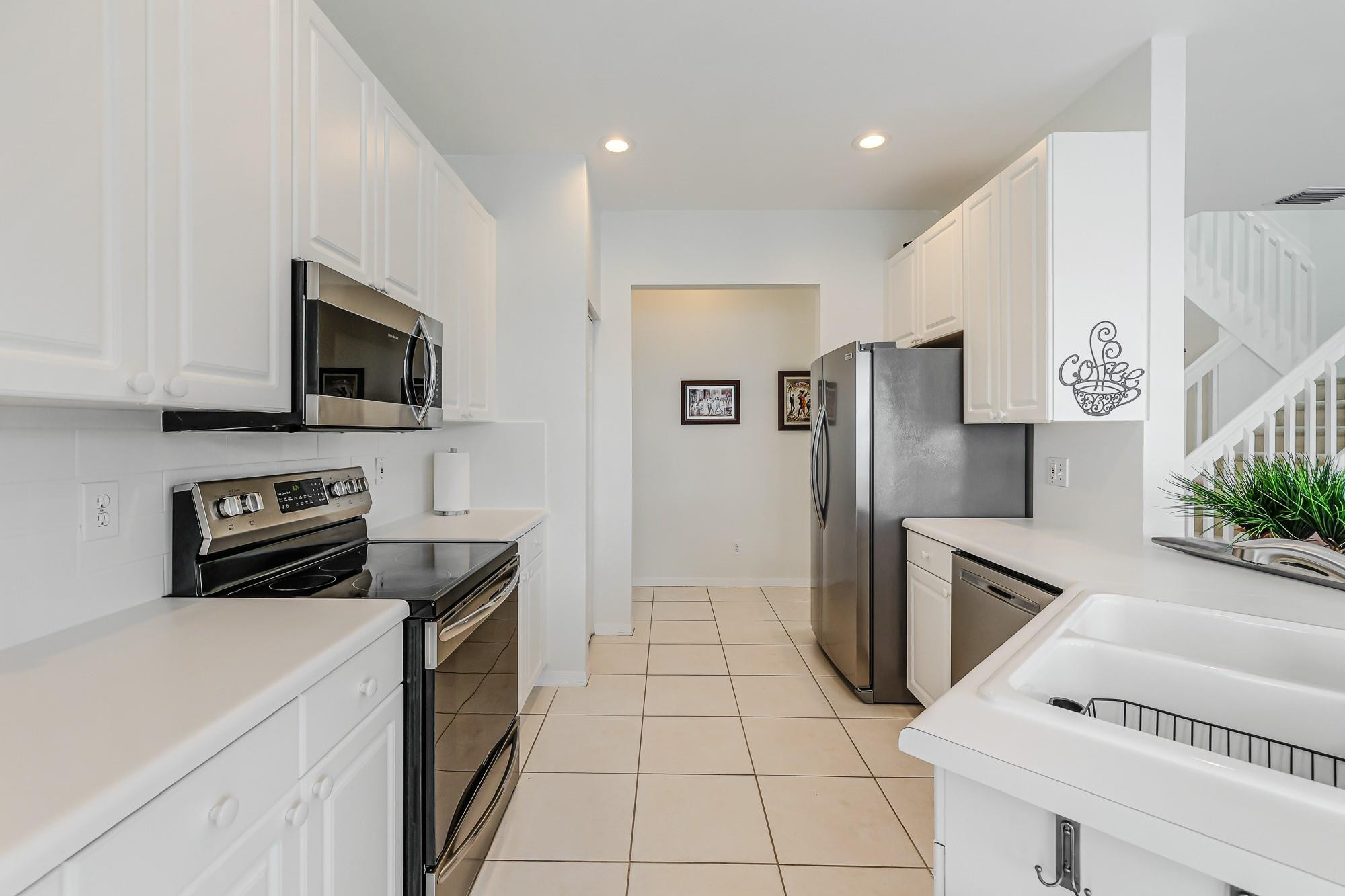 Coco Lakes 155-25 B - Residential