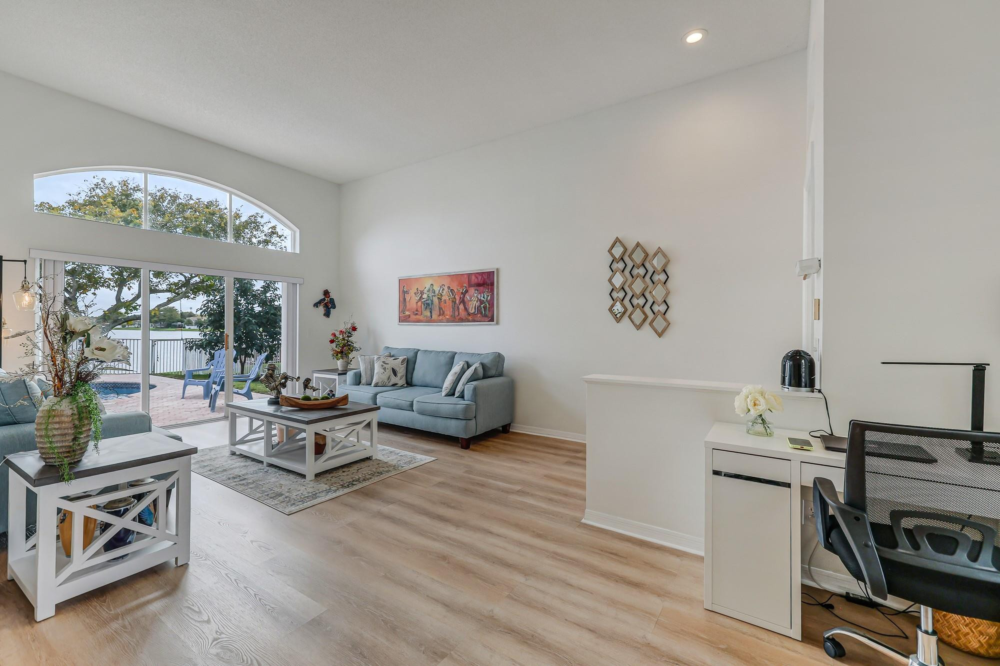 Coco Lakes 155-25 B - Residential