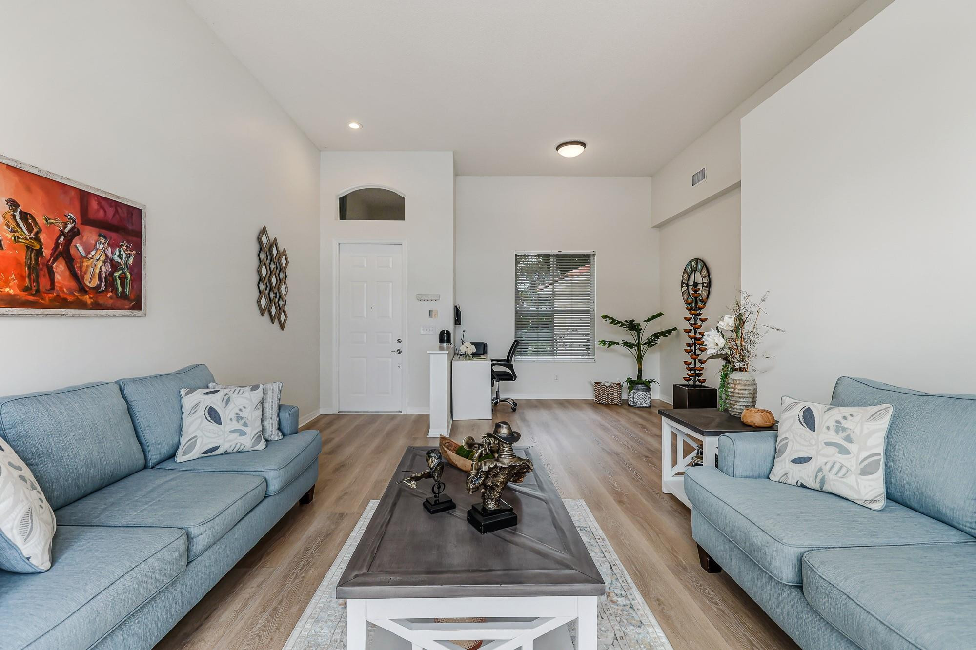 Coco Lakes 155-25 B - Residential