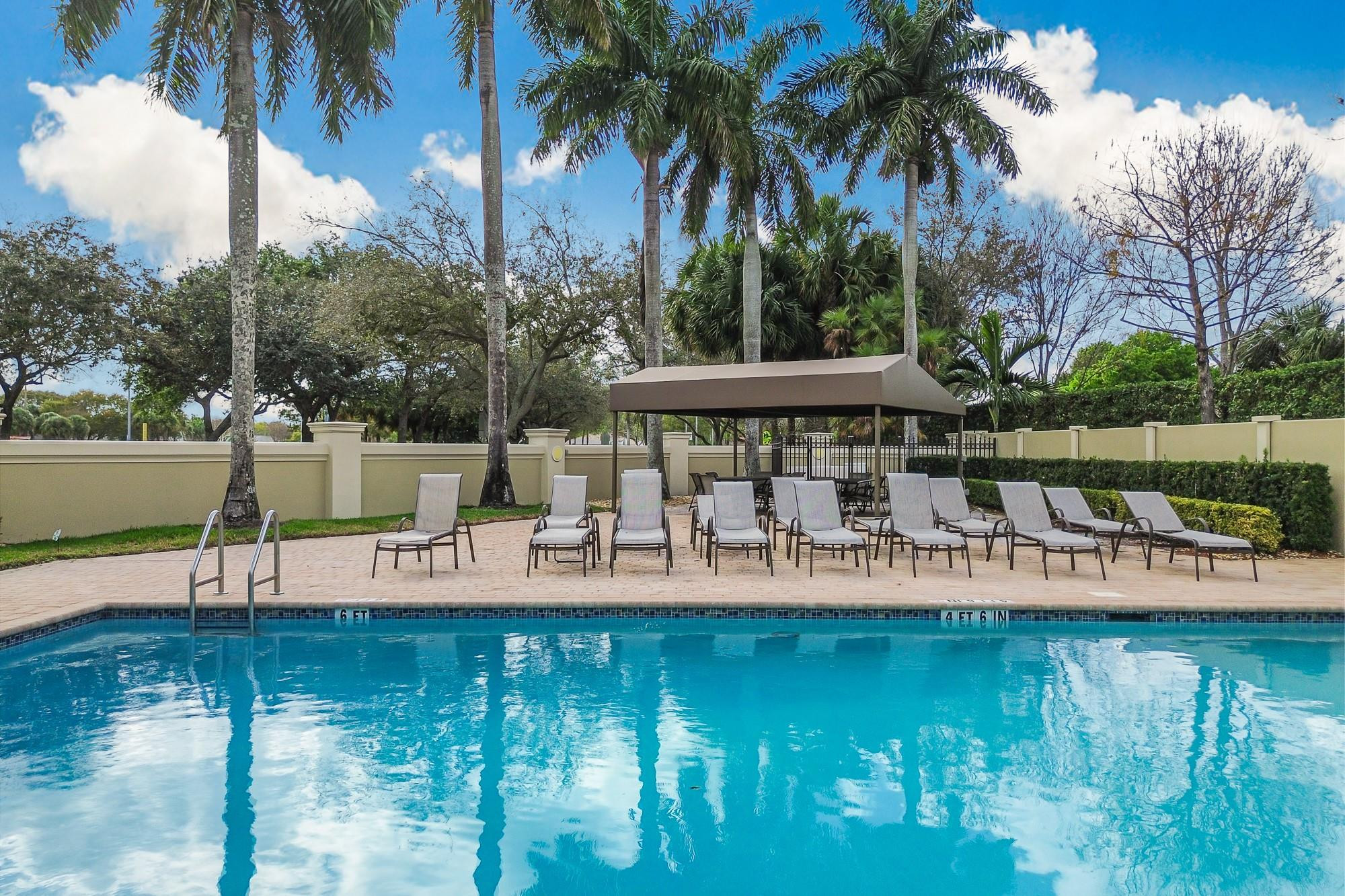 Coco Lakes 155-25 B - Residential