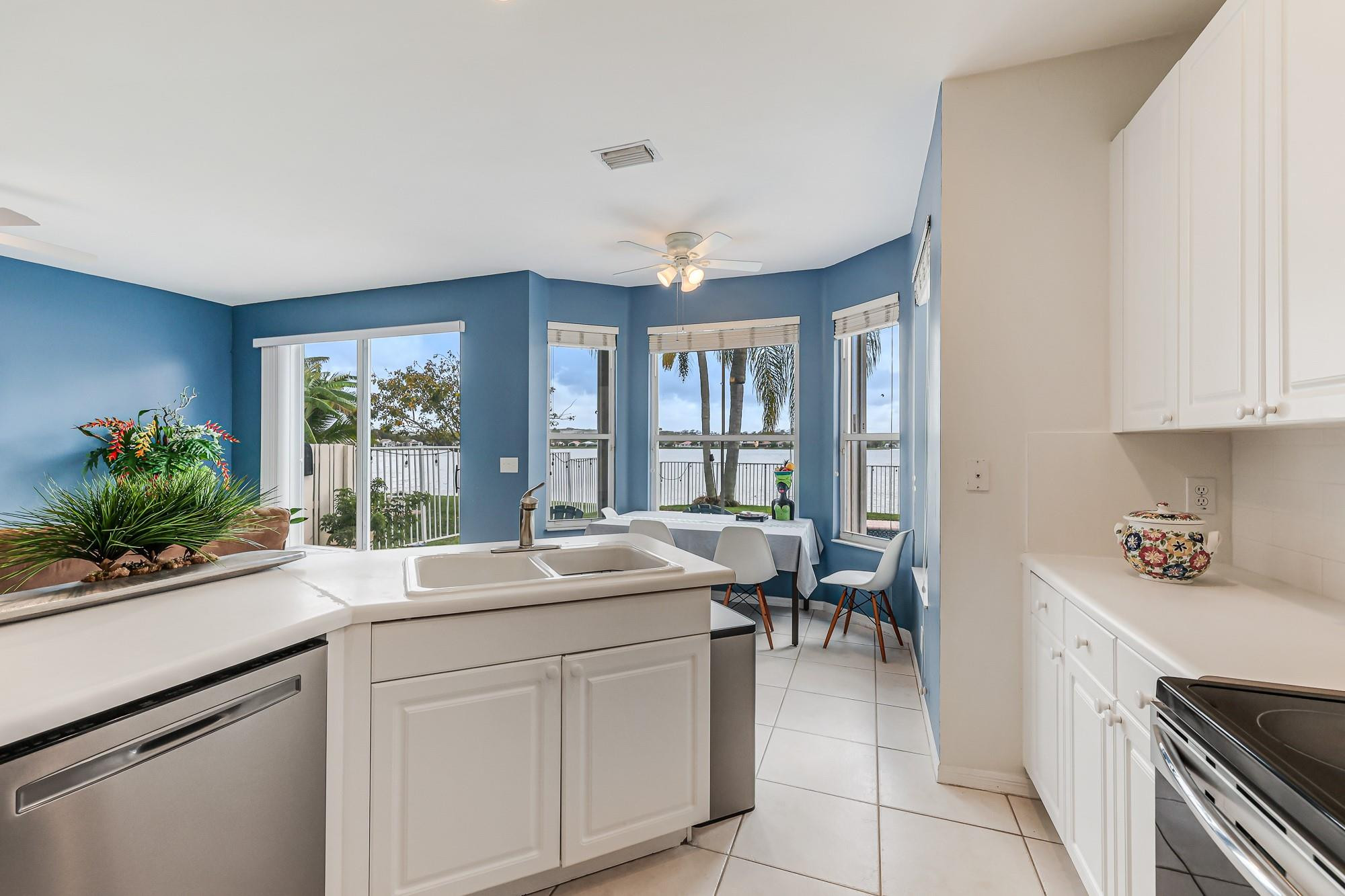 Coco Lakes 155-25 B - Residential