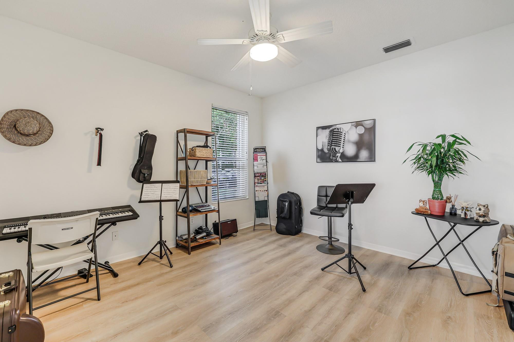 Coco Lakes 155-25 B - Residential