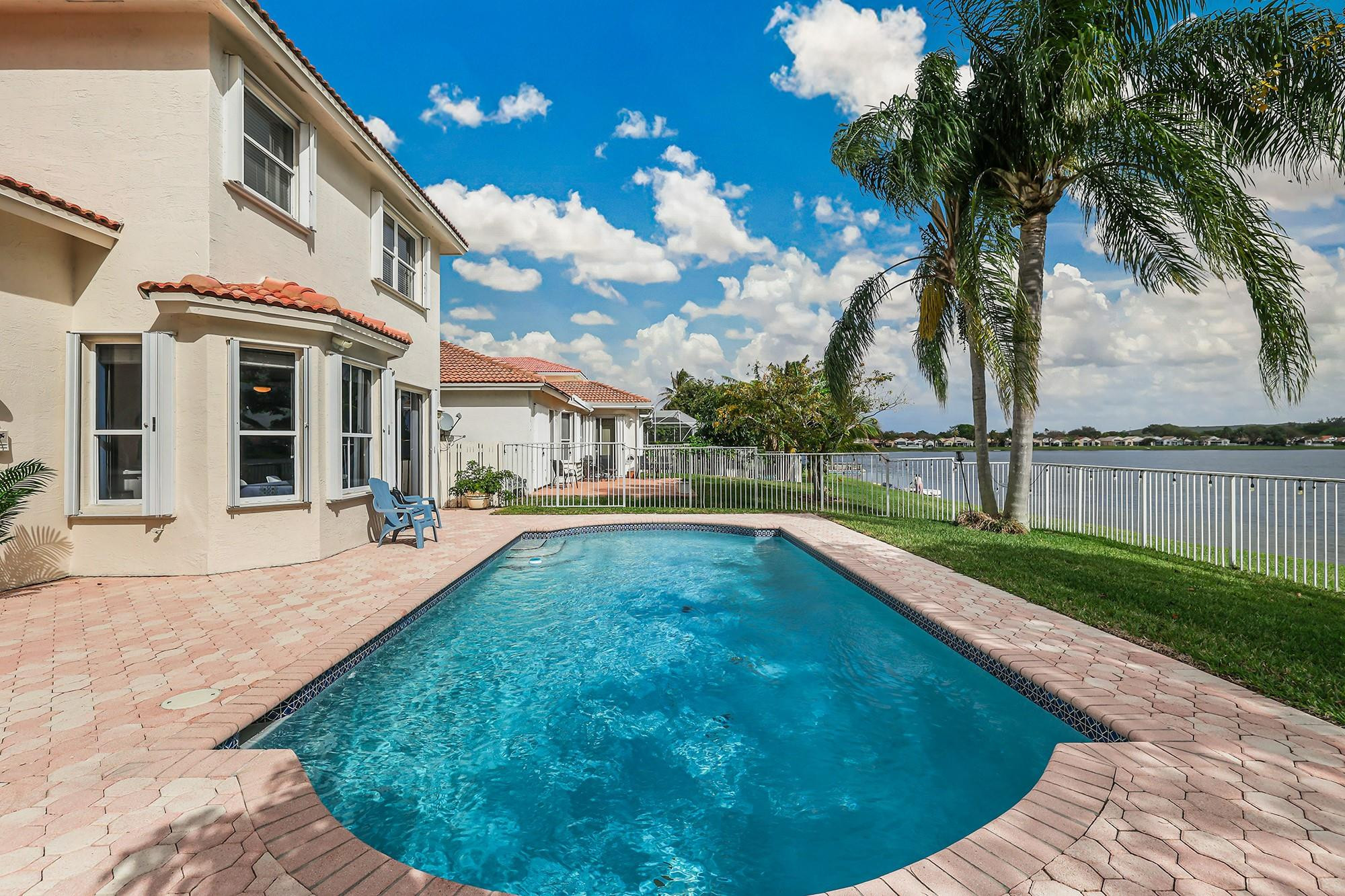 Coco Lakes 155-25 B - Residential