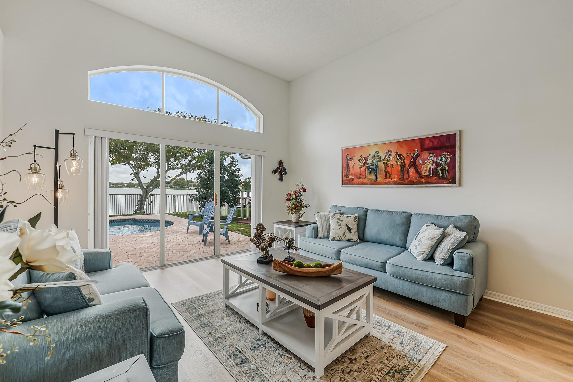 Coco Lakes 155-25 B - Residential