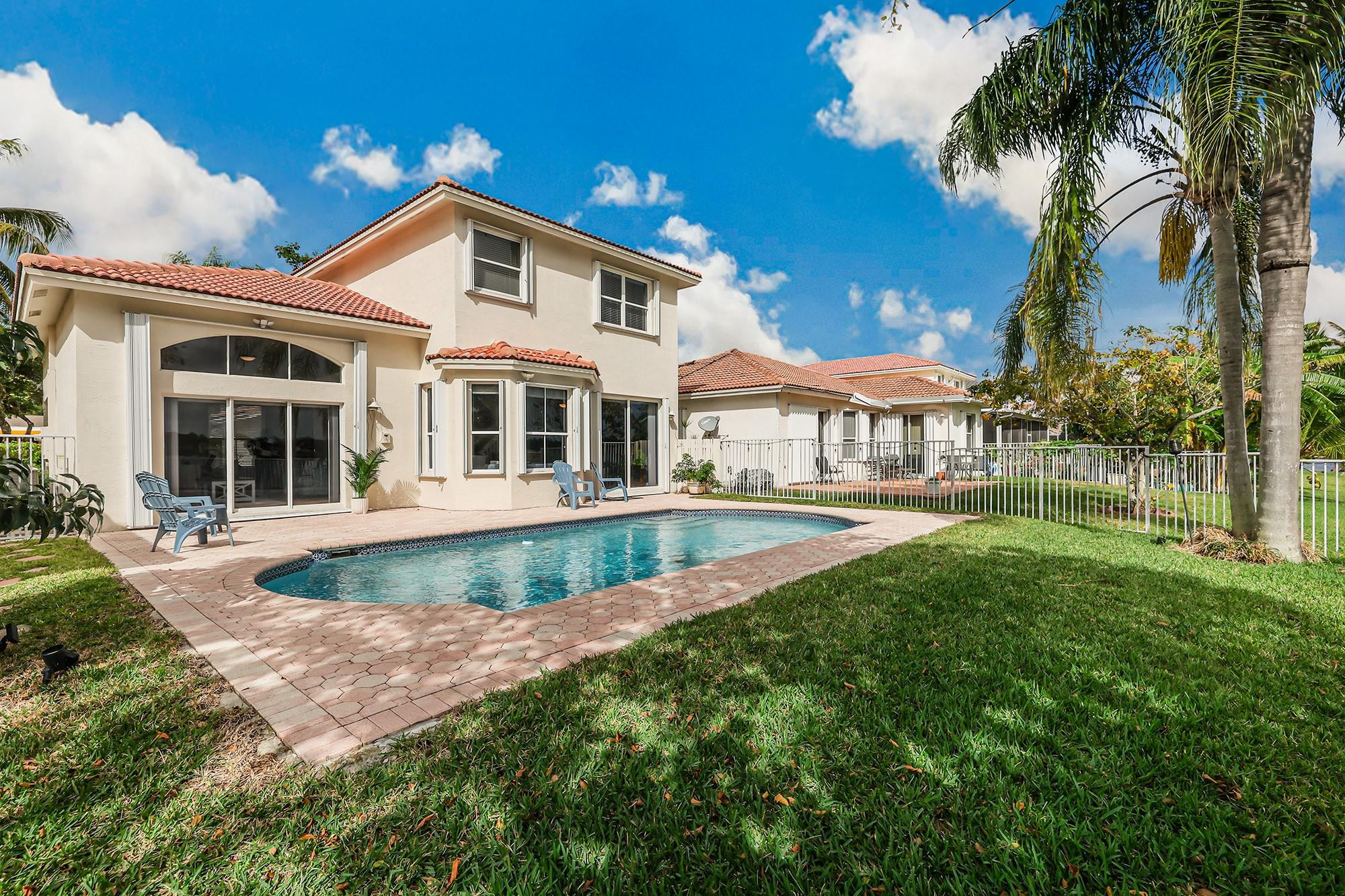 Coco Lakes 155-25 B - Residential