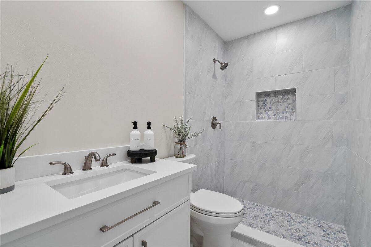 COVERED BRIDGE CONDO - Residential