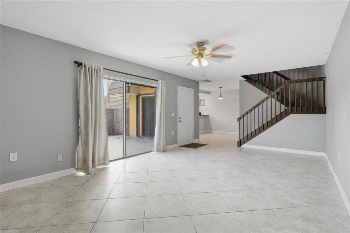 VILLAGE OF SANDALWOOD LAKES 1 - Residential