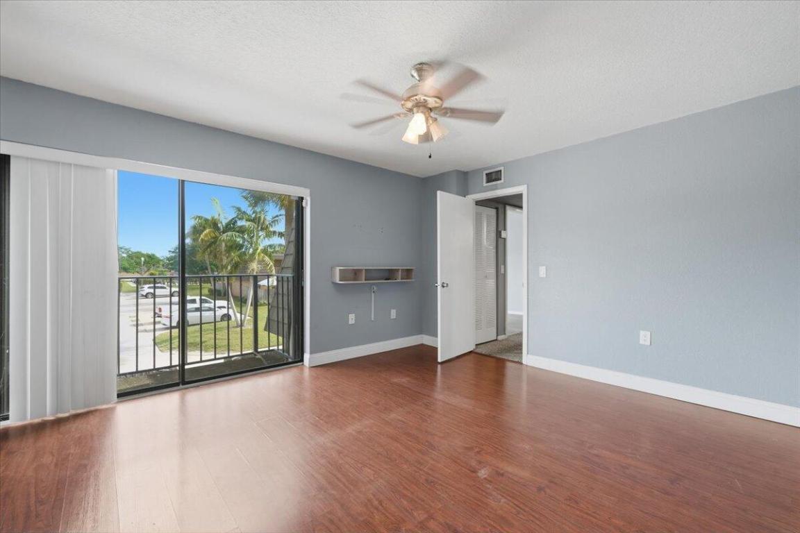 VILLAGE OF SANDALWOOD LAKES 1 - Residential